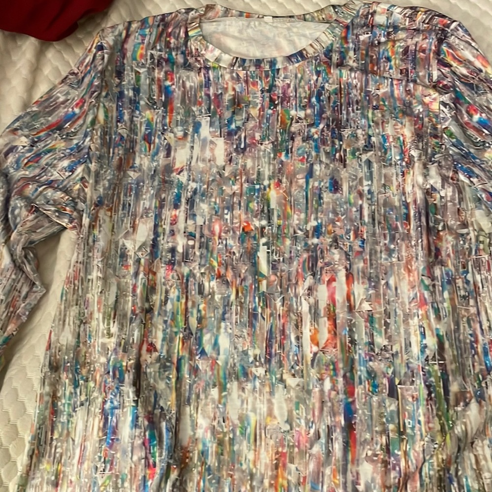 Long sleeve light weight top.